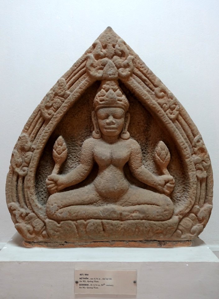 Goddess, An My, 11th century, Quang Nam - Museum of Cham Sculpture - Danang, Vietnam - DSC01979