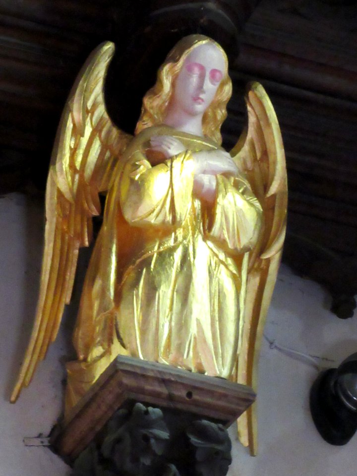 Golden angel, Uppingham 01