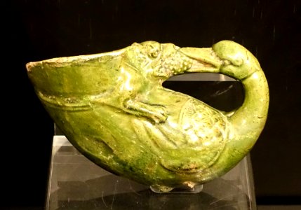 Goblet, China, Tang dynasty, 618-906 AD, earthenware with green lead glaze - Östasiatiska museet, Stockholm - DSC09600