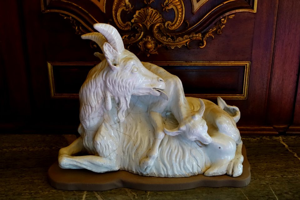 Goat and kid, modeled by Johann Joachim Kändler, Meissen porcelain factory, 1732-1735, porcelain - Waddesdon Manor - Buckinghamshire, England - DSC07629