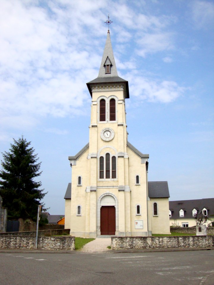 Goès (Pyr-Atl, Fr) Église, façade et tour