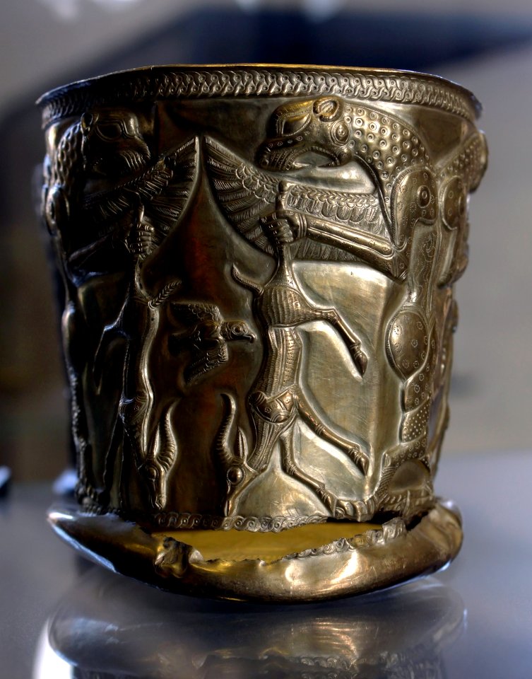 Gobelet Monstres Electrum Marlik Louvre AO 20281 14012018 1