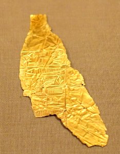 Gold leaf, Bismaya, mound V, temple area, Akkadian period, 2254-2218 BC, gold - Oriental Institute Museum, University of Chicago - DSC07487