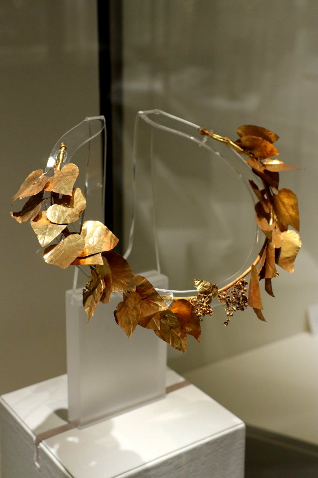 Gold ivy wreath (2). 4th cent. B.C