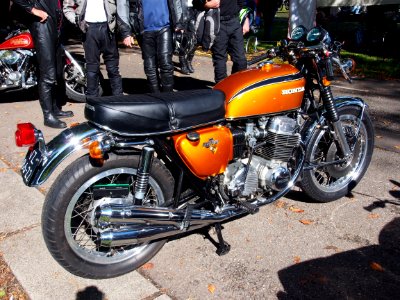 Gold Honda 750Four pic2