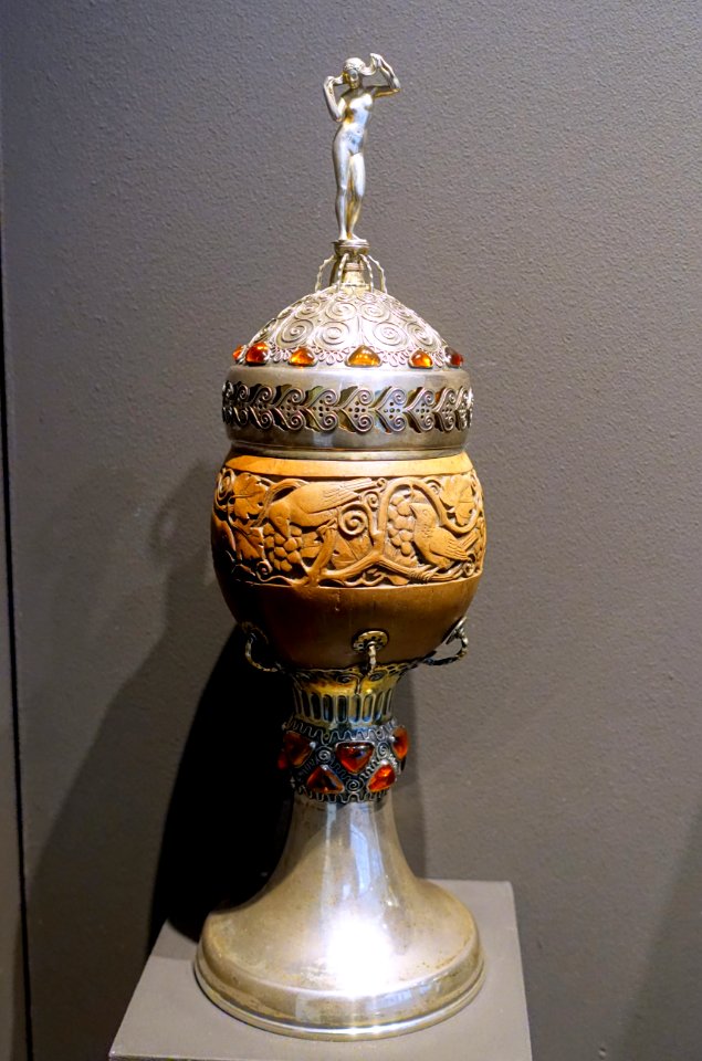Goblet by Ernst Riegel, 1907-1909, coconut, partially gilt silver, carnelians - Museum Künstlerkolonie Darmstadt - Mathildenhöhe - Darmstadt, Germany - DSC06220