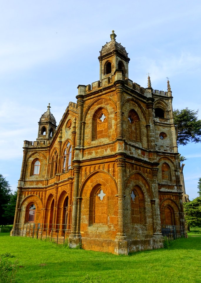 Gothic Temple, Stowe - Buckinghamshire, England - DSC08510