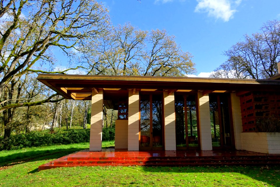 Gordon House by Frank Lloyd Wright - Oregon Garden - Silverton, Oregon - DSC00340
