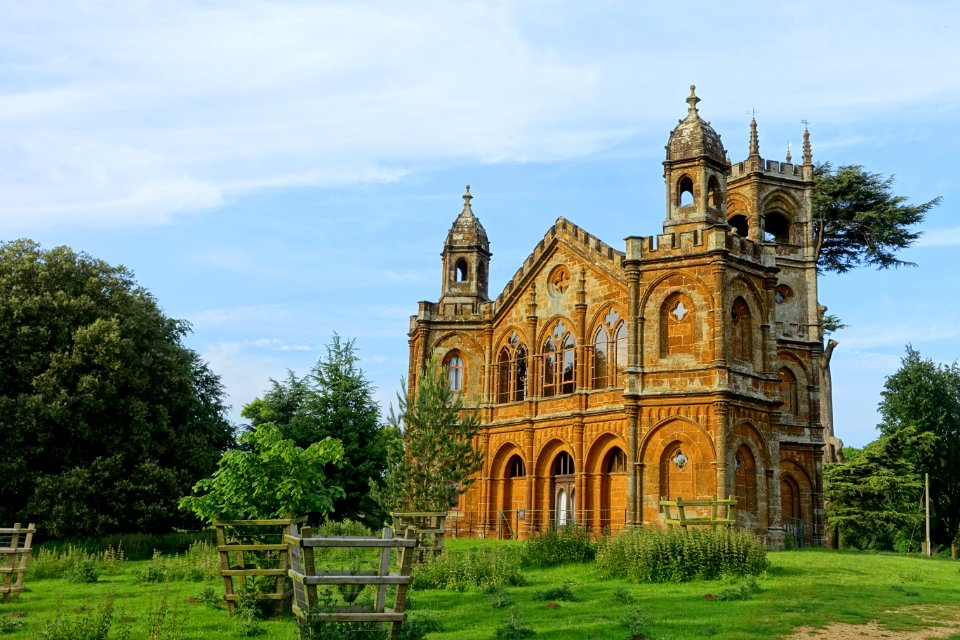 Gothic Temple, Stowe - Buckinghamshire, England - DSC08506