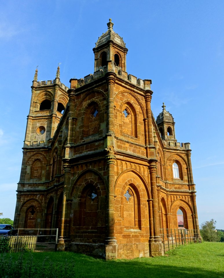 Gothic Temple, Stowe - Buckinghamshire, England - DSC06498