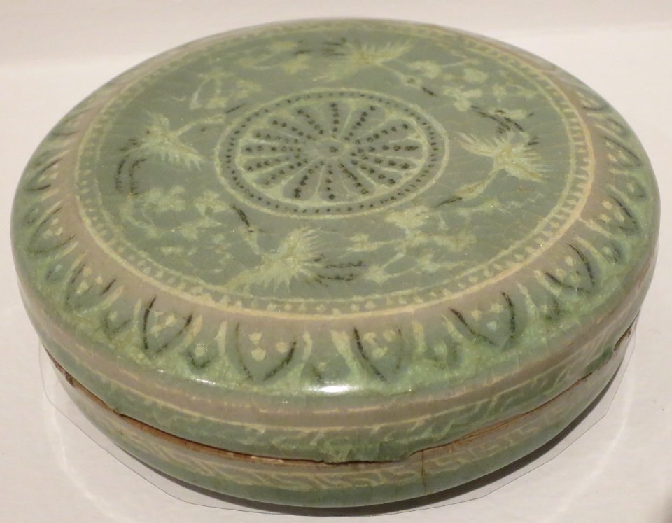 Goryeo dynasty box with crane & cloud design, Honolulu Museum of Art 3600.1