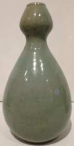 Goryeo dynasty double gourd vase with scrolling design, HMA 2066.1