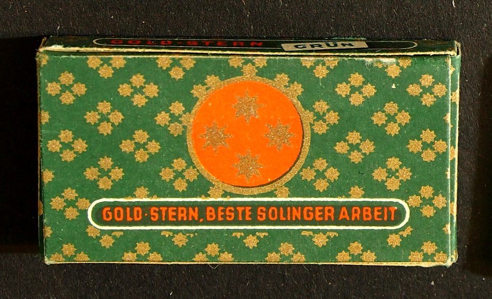 Gold-Stern grun rasor blades (back)