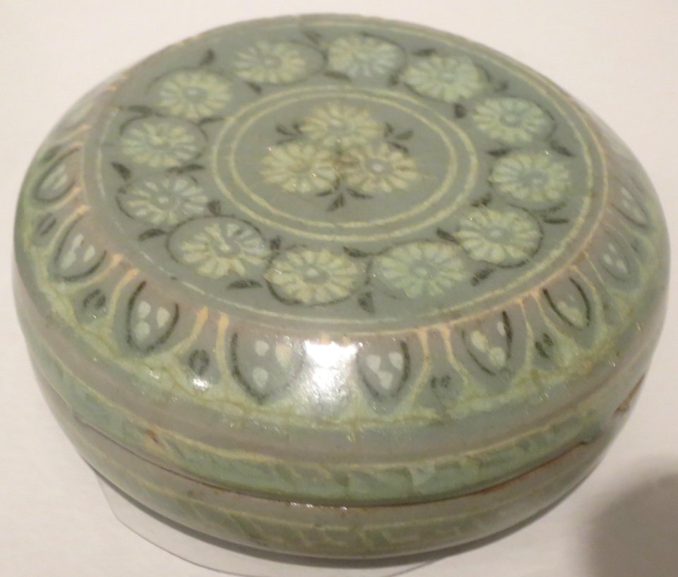 Goryeo dynasty covered box, Honolulu Museum of Art 44