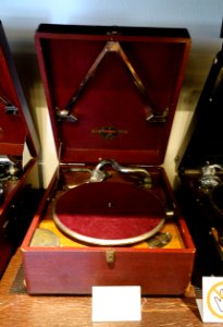 Gondora Viva Phasic Gramophone, undated - Kanazawa Phonograph Museum - Kanazawa, Japan - DSC00863
