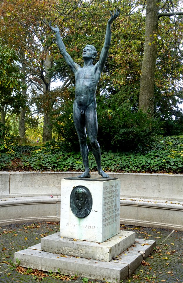 Gottfried Schwab Denkmal by Ludwig Habich, 1905 - Darmstadt, Germany - DSC05971