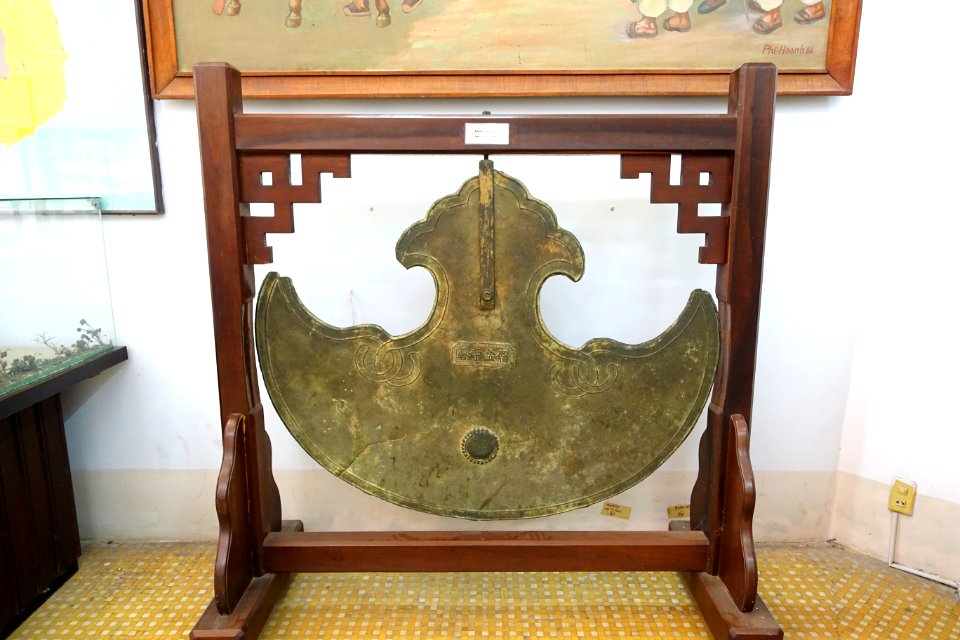 Gong, 19th century AD, bronze - Museum of Vietnamese History - Ho Chi Minh City - DSC05940