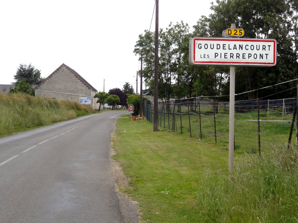 Goudelancourt-lès-Pierrepont (Aisne) city limit sign
