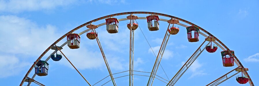 Folk festival ride carnies