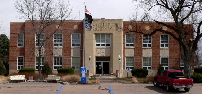 Gosper County courthouse from W
