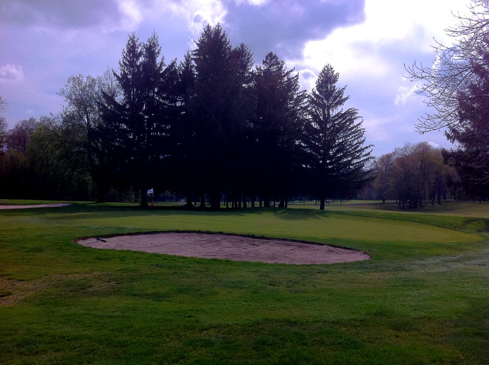 Golfing by Campbelltown, Pa