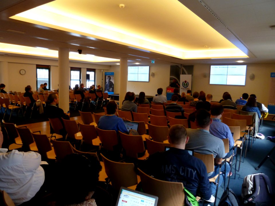 GLAM-WIKI 2015-Sunday-Session 1-Auditorium (2)