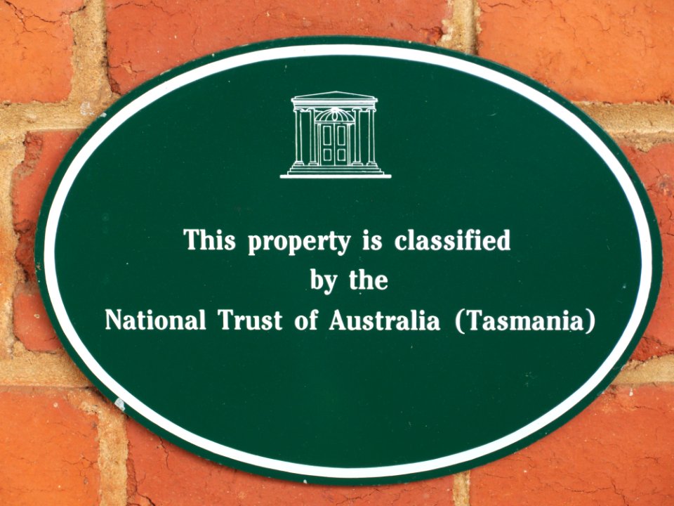 Glen-Osborne-House-Burnie-sign-20160407-001