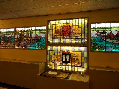 Glas in loodramen geschonken aan het Korps Pontonniers, Geniemuseum Vught, foto 2