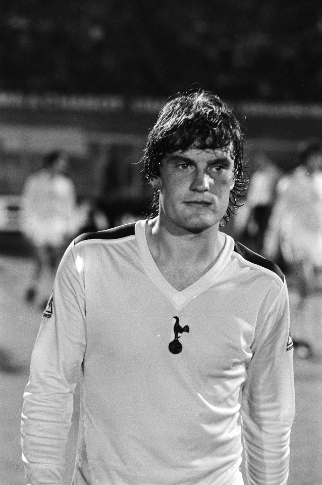 Glenn Hoddle 1981, Bestanddeelnr 931-6858
