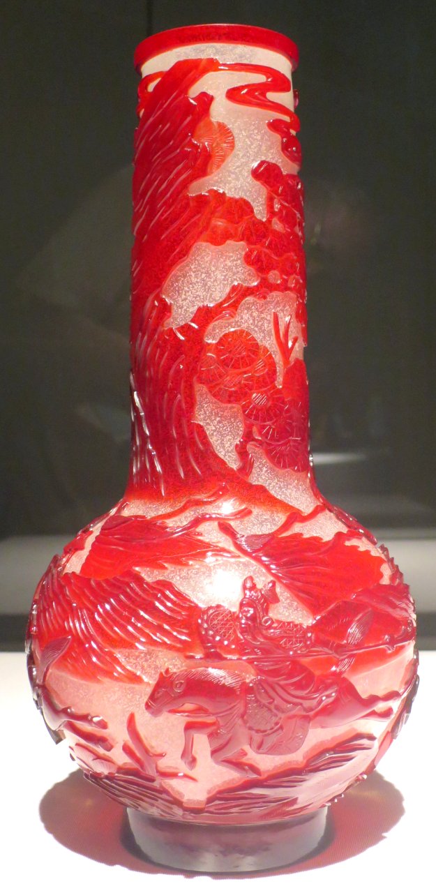 Glass vase with red overlay on snowflake ground, Qianlong era