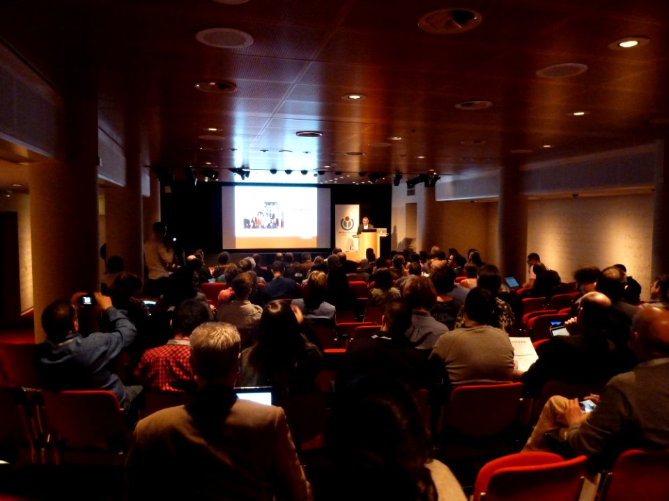 GLAM-WIKI 2015-Friday-Plenary welcome (2)