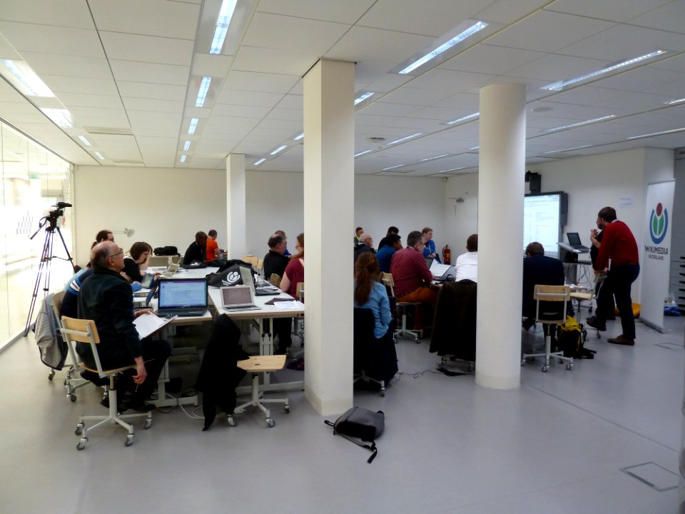 GLAM-WIKI 2015-Sunday-Session 1-Workshop (9)
