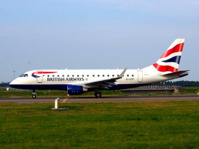 G-LCYI BA CityFlyer Embraer ERJ-170STD (ERJ-170-100) - cn 17000305, taxiing 22july2013 pic-003