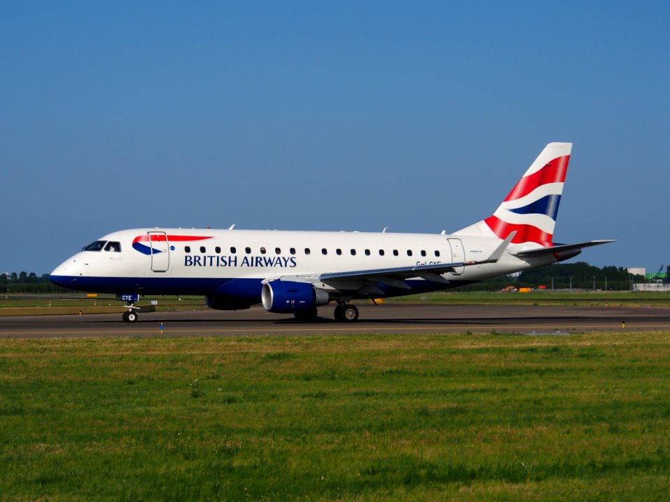 G-LCYE BA CityFlyer Embraer ERJ-170STD (ERJ-170-100) - cn 17000296 taxiing 18july2013 pic-001