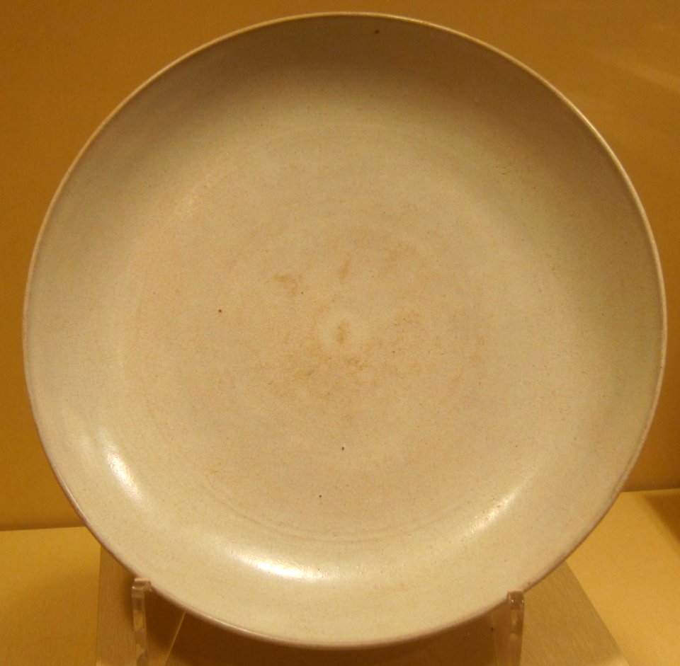 Glazed stoneware dish from Burma, 15th century, Honolulu Academy of Arts