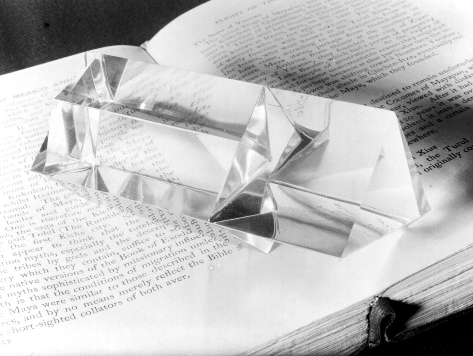 Glazen presse-papier van Leerdam, vermoedelijk ontworpen door architect H.P. Ber, Bestanddeelnr 190-0691