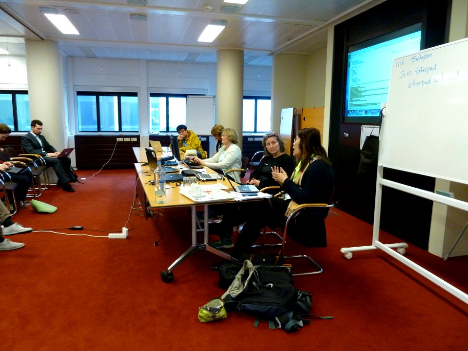 GLAM-WIKI 2015-Saturday-Session 1-Room B