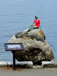Girl in a Wetsuit - Stanley Park, Vancouver, Canada - DSC09756