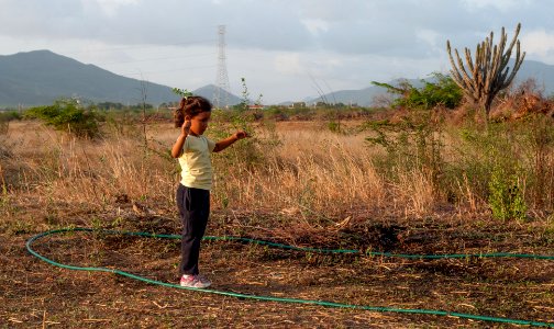 Girl playing in Las Guevaras
