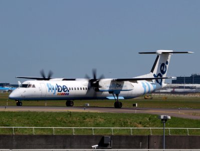 G-JECP Flybe De Havilland Canada DHC-8-402Q Dash 8 - cn 4136 taxiing 21july2013 pic-001