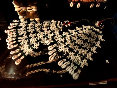 Girl's pendants of cowrie shells and glass beads, Mansi people, Western Siberia - Museum of Cultures (Helsinki) - DSC05002