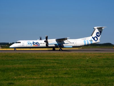 G-JECR Flybe De Havilland Canada DHC-8-402Q Dash 8 - cn 4139, taxiing 21july2013 pic-002