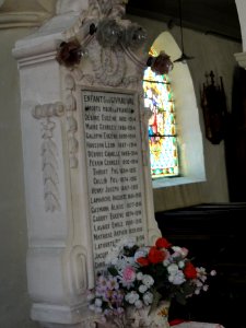 Givrauval (Meuse) église Saint Quentin plaque monument aux morts