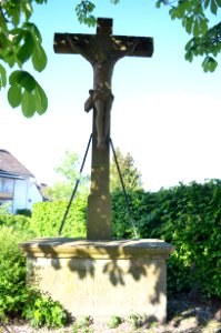 Glashütten, Kreuz an der katholischen Kirche
