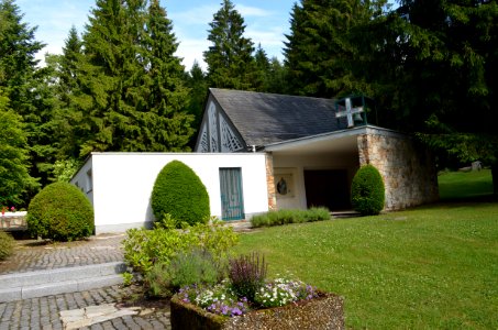 Glashütten, Friedhof, Trauerhalle