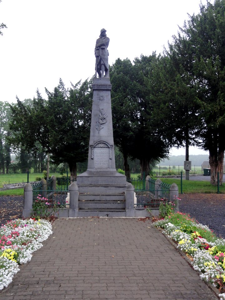Glageon (Nord, Fr) monument aux morts