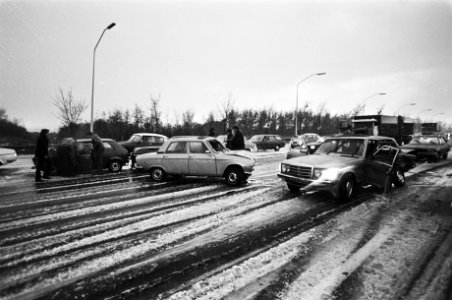 Gladheid, hagel, verkeersongevallen, Bestanddeelnr 930-2515