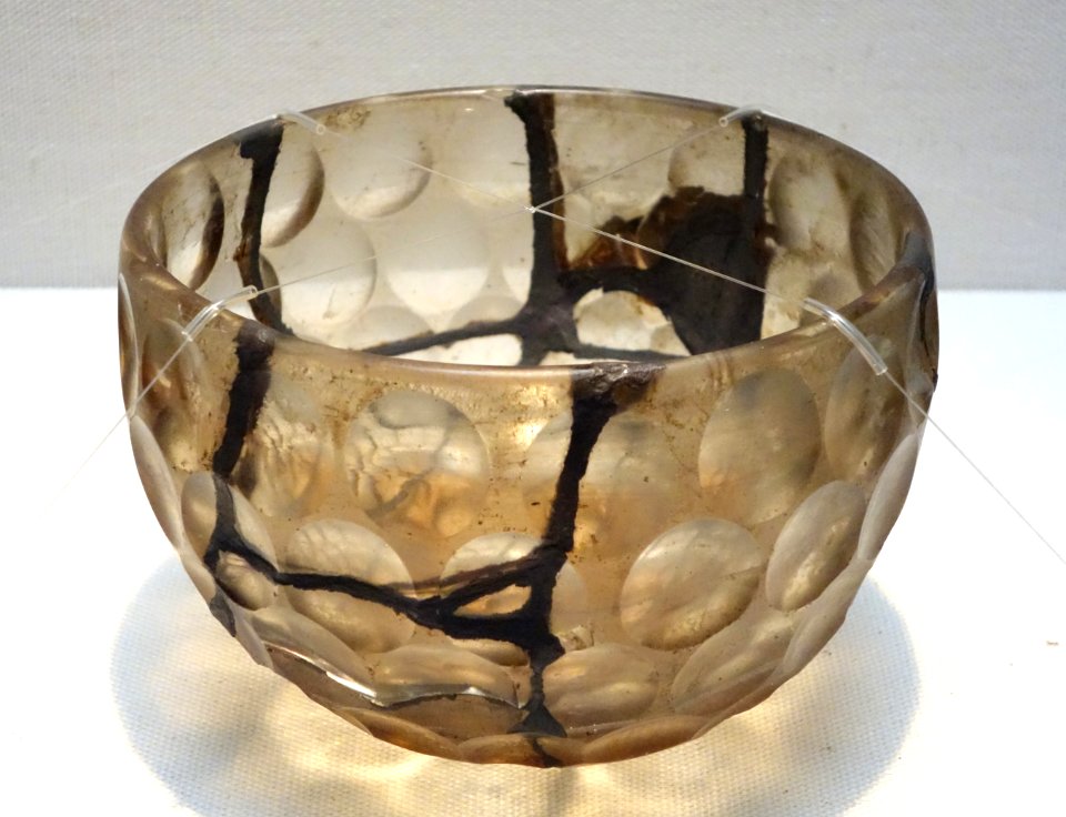 Glass Bowl, Kofun period, 6th century, perhaps from the tomb of Emperor Ankan, Habikino-shi, Osaka - Tokyo National Museum - DSC06402