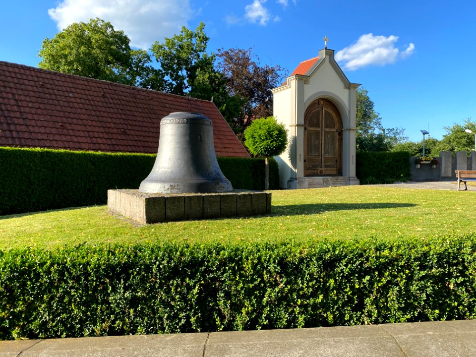 Glocke und Ölberg, St. Martin (Erbach)