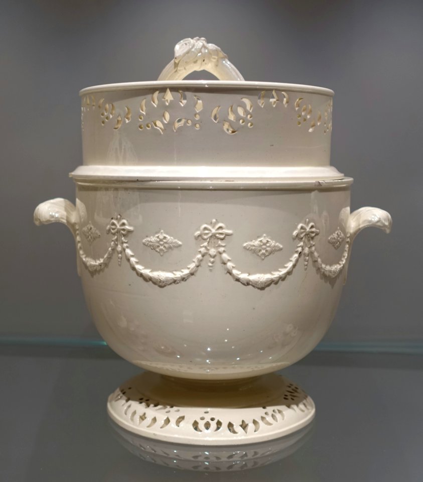 Glacier made in three parts, 1770-1775, Queen's ware - Wedgwood Museum - Barlaston, Stoke-on-Trent, England - DSC09539